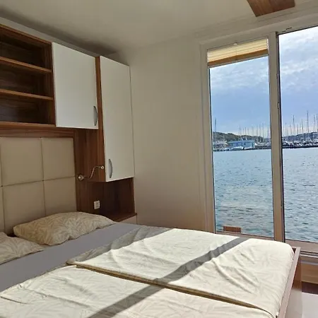 Vakantiehuis Boat House Gecko