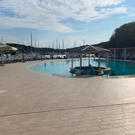 Boat House Gecko Pula