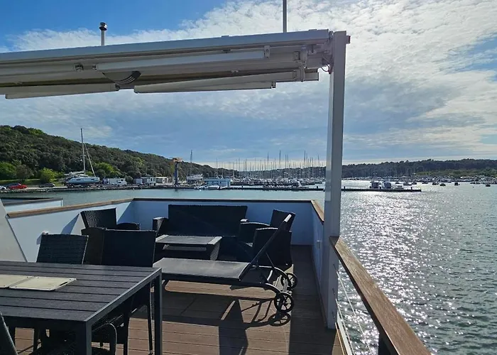 Boat House Gecko Pula